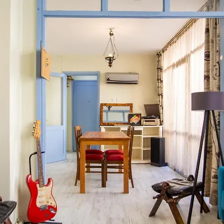 Vibrant And Central Flat In Karsiyaka Near Sea *